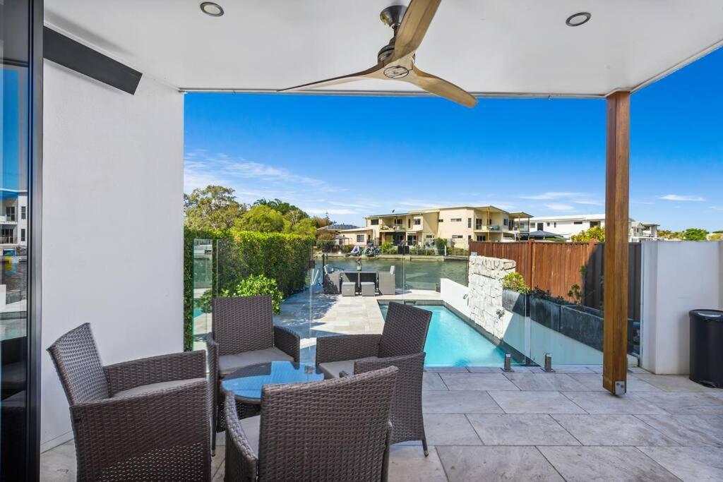 Holiday home Luxury Modern Waterfront House Gold Coast