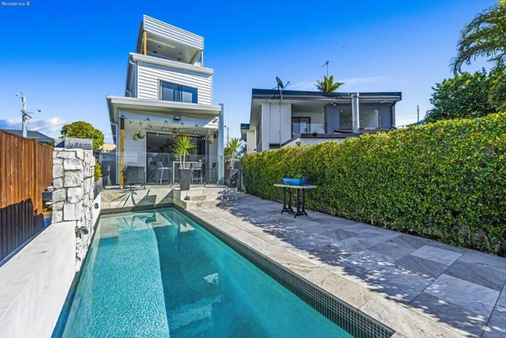 Luxury Modern Waterfront House * Gold Coast