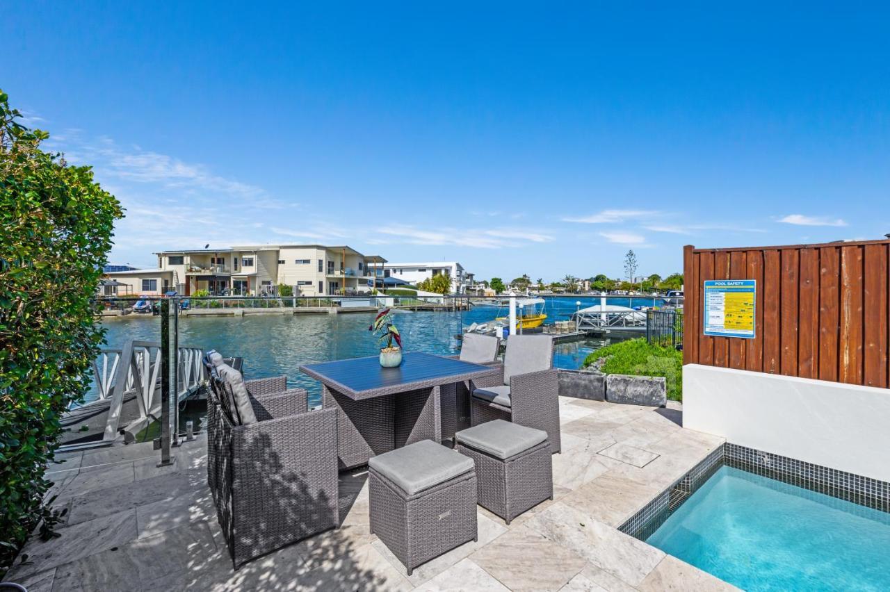 Holiday home Luxury Modern Waterfront House *